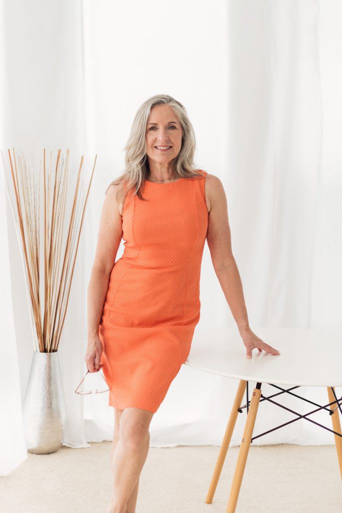 Heike Yates the author of Pursue Your Spark showing confidence in midlife.