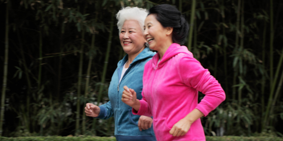 two women running - Heike Yates