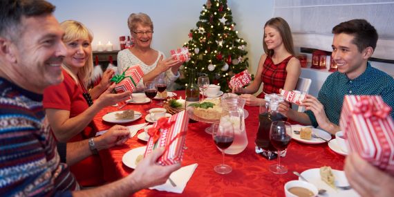 5 Holiday Intermittent Fasting Tips to Beat Social Pressure - family gathering around table
